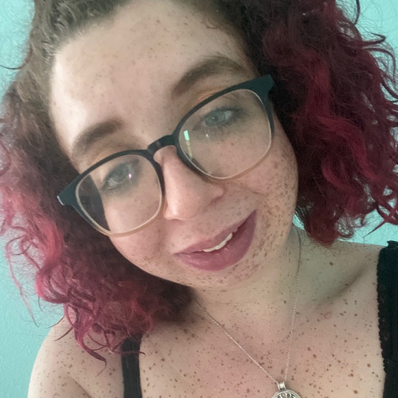 Meet your Posher, Ariel - Picture 1 of 1